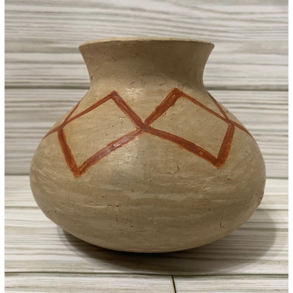 Handcrafted Ceramic Vase With Geometric Pattern Water Vessel Lightweight